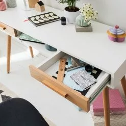 Mørteens Schreibtisch Lewin - Eiche teilmassiv - Weiß / Eiche -Büromöbel Verkaufsgeschäft 1000008545 190618 10011500007 GALLERYIMAGES P000000001000008545