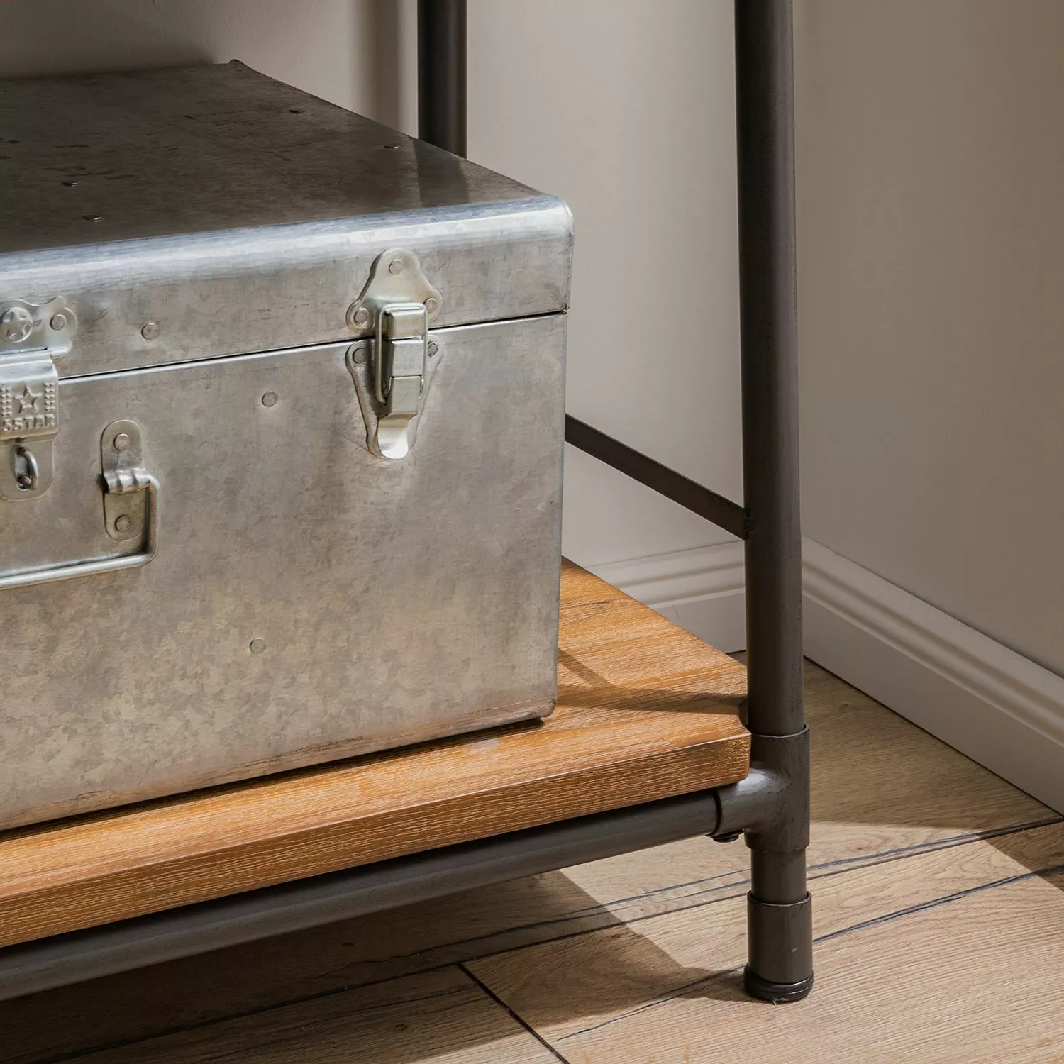 Ars manufacti Regal Atelier IV - Akazie massiv / Metall - Akazie Braun / Anthrazit 14 Ars manufacti Regal Atelier IV - Akazie massiv / Metall - Akazie Braun / Anthrazit – Bild 12