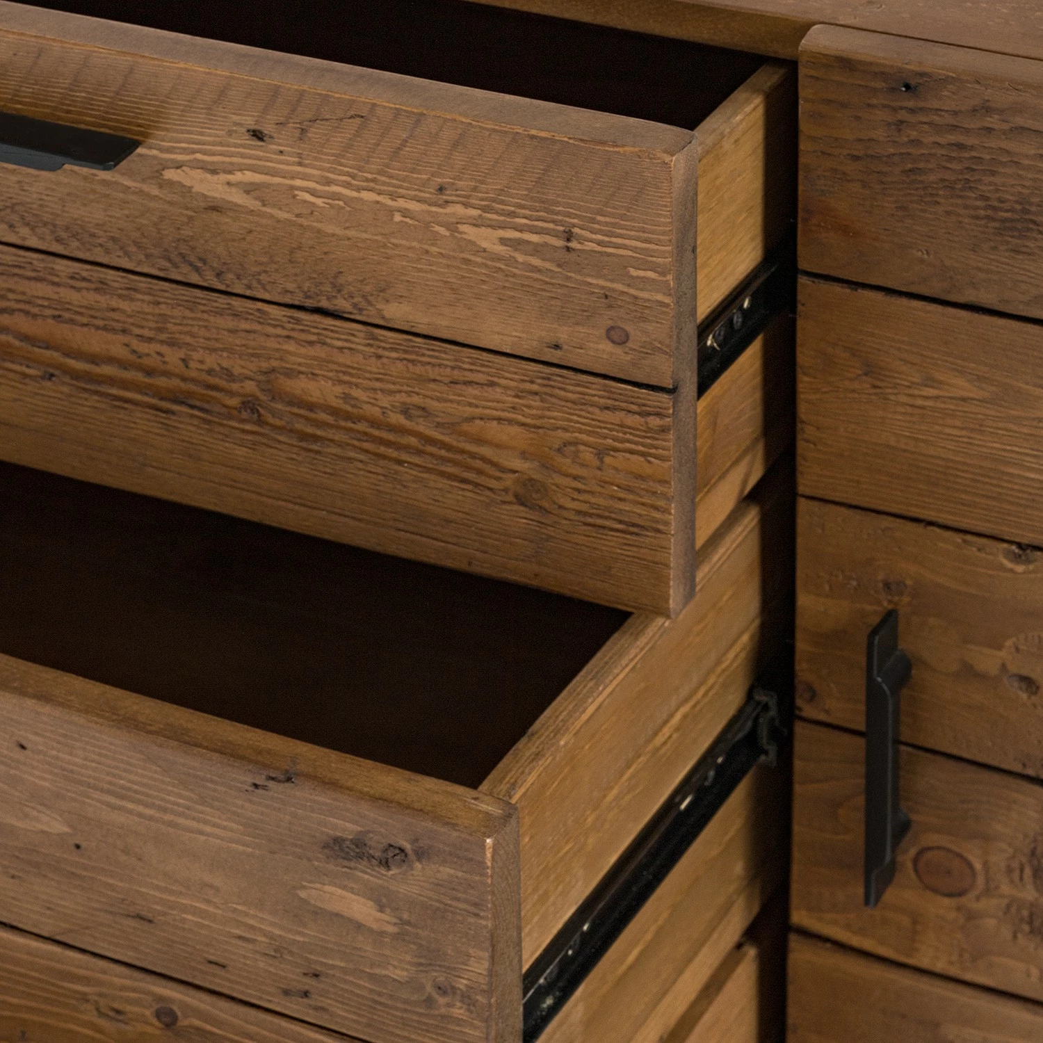 Ars manufacti Sideboard Grasby II - Altholz Pinie / Metall - Pinie Dunkel / Schwarz 17 Ars manufacti Sideboard Grasby II - Altholz Pinie / Metall - Pinie Dunkel / Schwarz – Bild 15