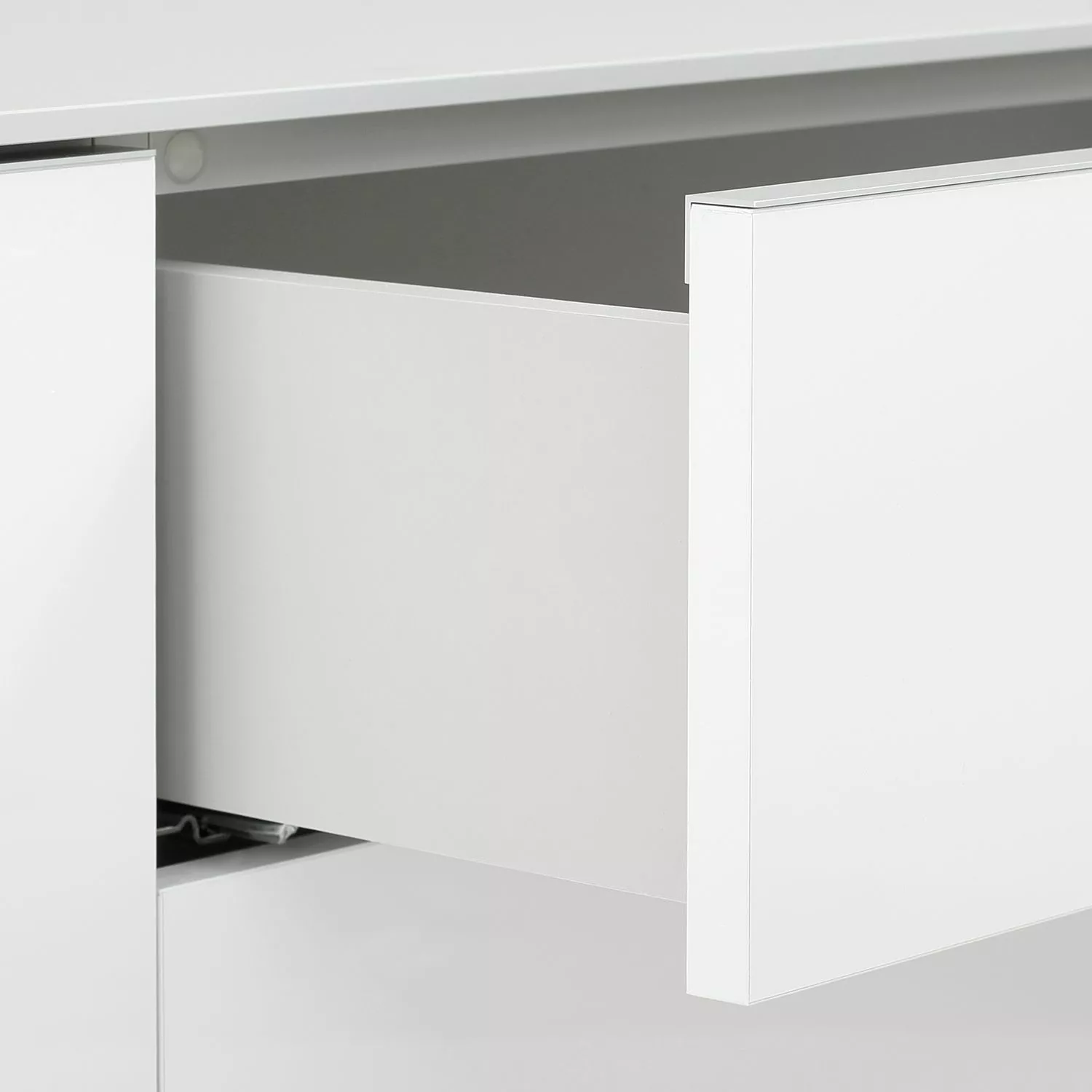 Maja Möbel Sideboard eDJUST I - Hochglanz Weiß / Weiß 8 Maja Möbel Sideboard eDJUST I - Hochglanz Weiß / Weiß – Bild 6