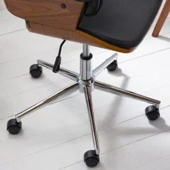 Studio Copenhagen Chefsessel Zevia - Schwarz / Walnuss -Büromöbel Verkaufsgeschäft 1000176736 190614 12073200216 GALLERYIMAGES P000000001000176736