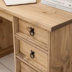 Maison Belfort Schreibtisch Finca Rustica II - Kiefer massiv - Kiefer Natur 27 Maison Belfort Schreibtisch Finca Rustica II - Kiefer massiv - Kiefer Natur -Büromöbel Verkaufsgeschäft 1000178045 200507 14225000005 DETAILS P000000001000178045