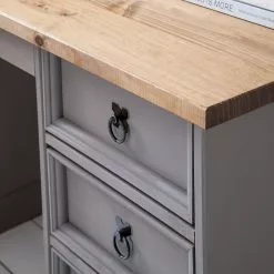 Maison Belfort Schreibtisch Finca Rustica II - Kiefer massiv - Kiefer Grau 28 Maison Belfort Schreibtisch Finca Rustica II - Kiefer massiv - Kiefer Grau -Büromöbel Verkaufsgeschäft 1000178064 200507 14243900005 DETAILS P000000001000178064