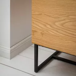 Ars Natura Sideboard Nozza I - Echtholzfurnier - Eiche / Schwarz 31 Ars Natura Sideboard Nozza I - Echtholzfurnier - Eiche / Schwarz -Büromöbel Verkaufsgeschäft 1000182824 200306 14374700014 MOOD DETAILS P000000001000182824 mood