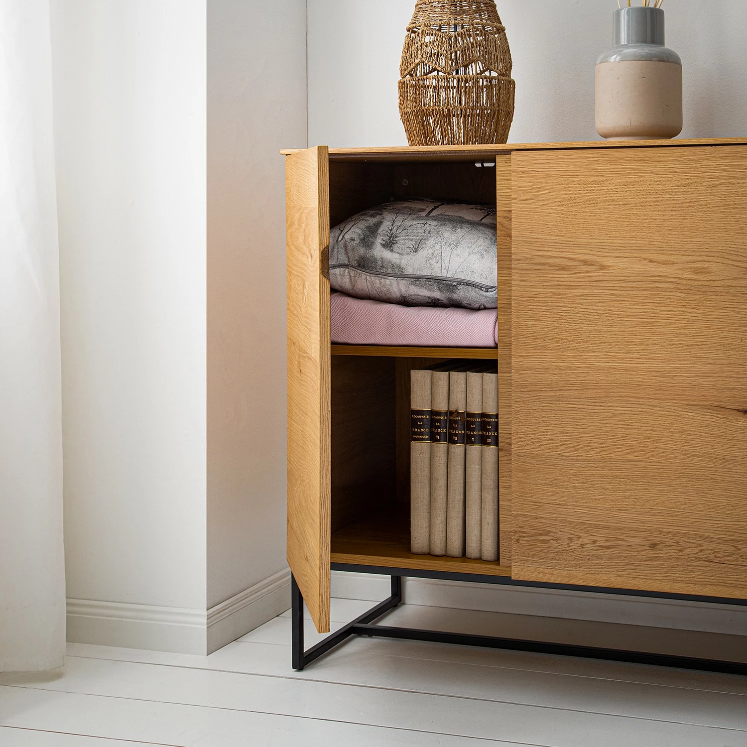 Ars Natura Sideboard Nozza I - Echtholzfurnier - Eiche / Schwarz 17 Ars Natura Sideboard Nozza I - Echtholzfurnier - Eiche / Schwarz – Bild 15