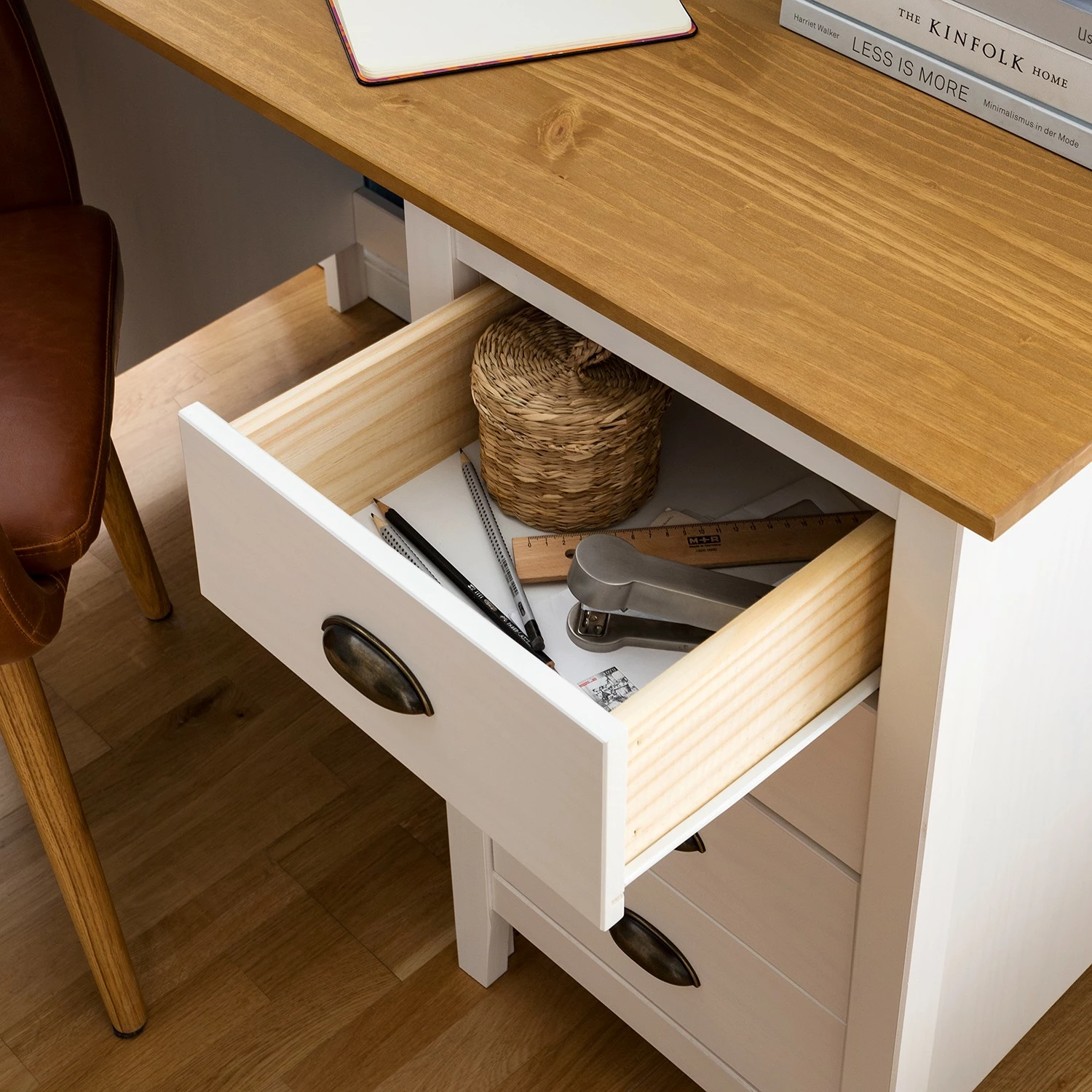 Maison Belfort Schreibtisch Rivery - Kiefer massiv - Weiß 12 Maison Belfort Schreibtisch Rivery - Kiefer massiv - Weiß – Bild 10