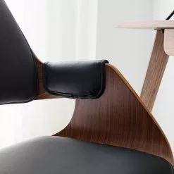 Mørteens Bürostuhl Luumaki - Kunstleder - Schwarz / Walnuss -Büromöbel Verkaufsgeschäft 1000210873 210129 12411800006 DETAILS P000000001000210873