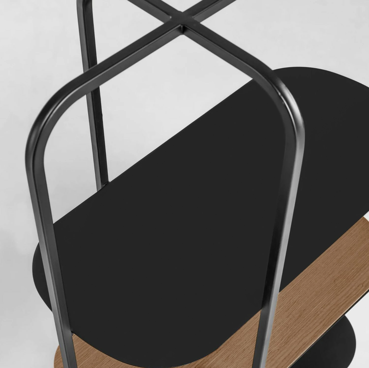 Red Living Regal Laukaa - Stahl / Echtholzfurnier - Schwarz / Walnuss 7 Red Living Regal Laukaa - Stahl / Echtholzfurnier - Schwarz / Walnuss – Bild 5