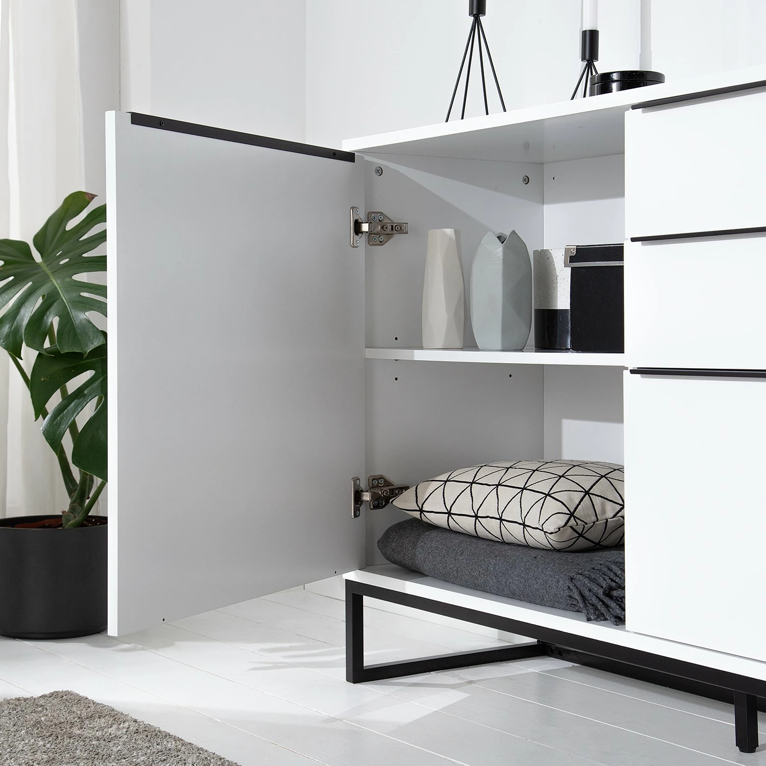 Fredriks Sideboard White Hall II - Matt Weiß / Schwarz 21 Fredriks Sideboard White Hall II - Matt Weiß / Schwarz – Bild 19