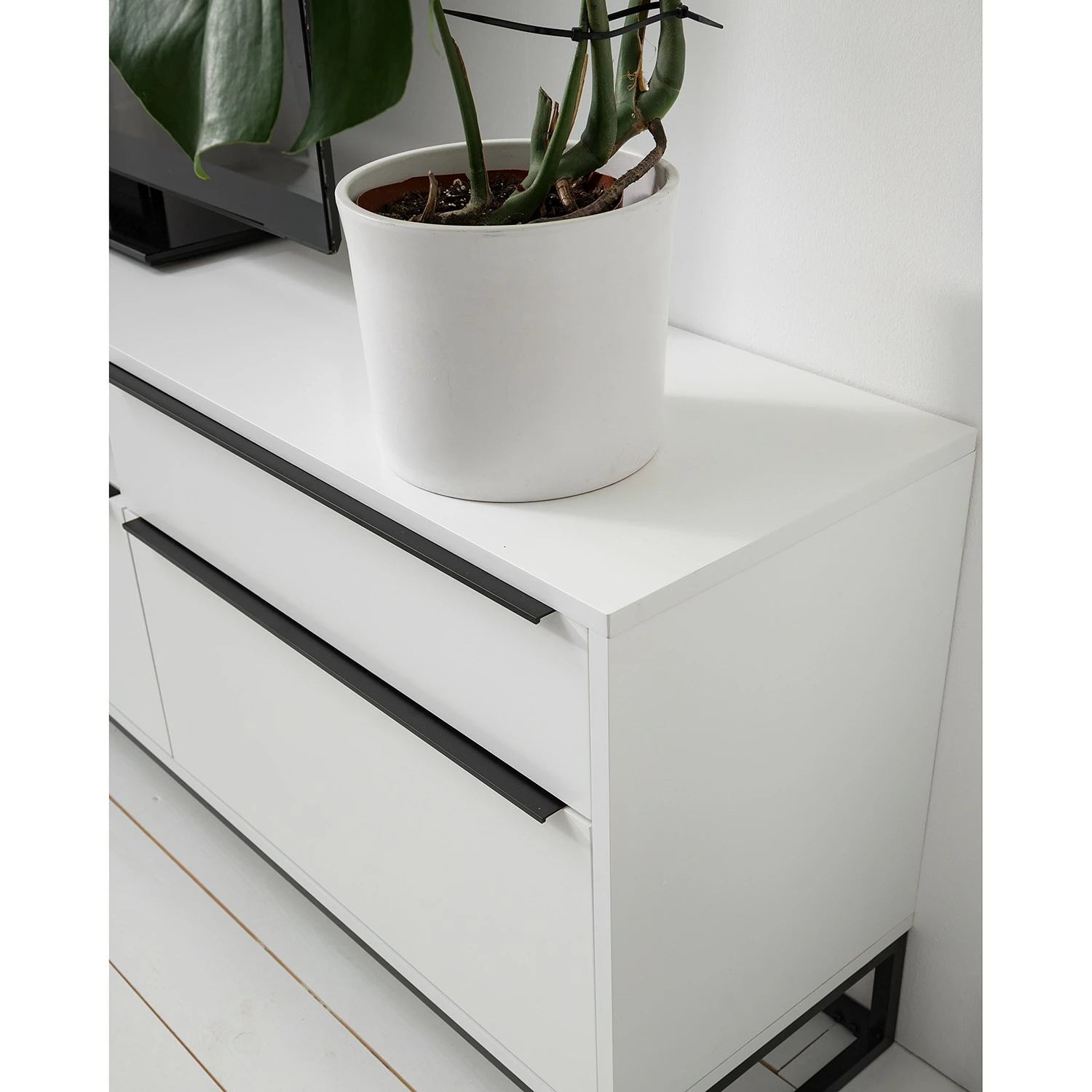 Fredriks Lowboard White Hall II - Matt Weiß / Schwarz 20 Fredriks Lowboard White Hall II - Matt Weiß / Schwarz – Bild 18