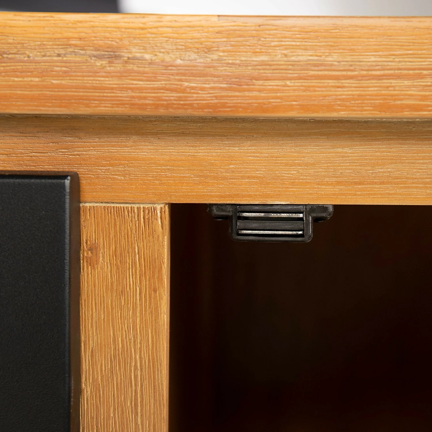 Ars manufacti Sideboard Urban Industry IV - Akazie teilmassiv / Metall - Akazie / Schwarz 19 Ars manufacti Sideboard Urban Industry IV - Akazie teilmassiv / Metall - Akazie / Schwarz – Bild 17