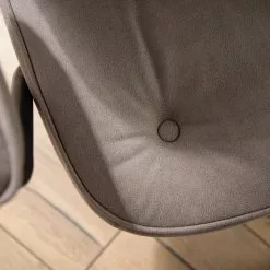 Furnitive Bürostuhl Orlu I - Microfaser / Eisen - Vintage Taupe / Schwarz 36 Furnitive Bürostuhl Orlu I - Microfaser / Eisen - Vintage Taupe / Schwarz -Büromöbel Verkaufsgeschäft 1000230752 220406 032 DETAILS P000000001000230752