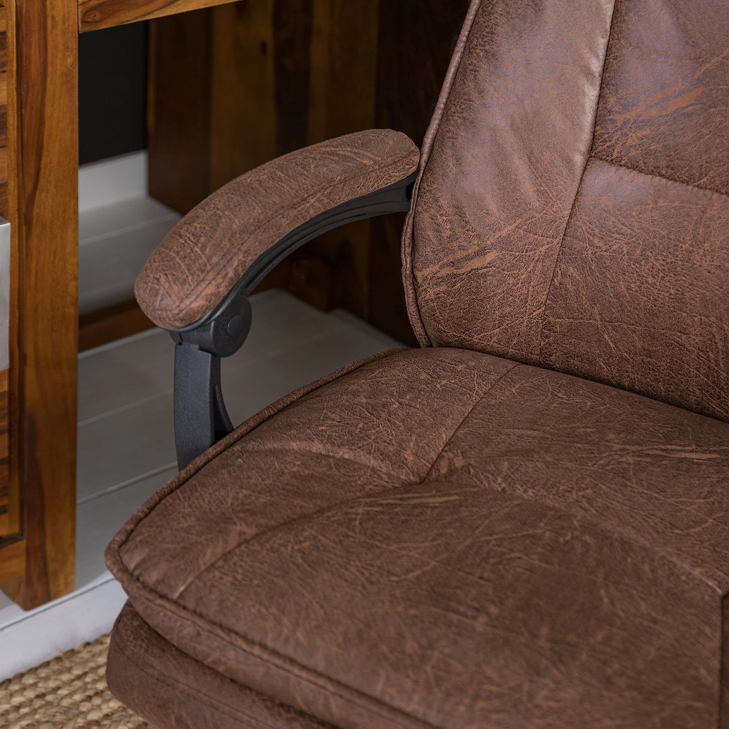 Furnitive Chefsessel Wisdom - Microfaser / Kunststoff - Vintage Braun / Schwarz 5 Furnitive Chefsessel Wisdom - Microfaser / Kunststoff - Vintage Braun / Schwarz – Bild 3