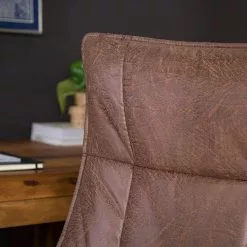 Furnitive Chefsessel Wisdom - Microfaser / Kunststoff - Vintage Braun / Schwarz 23 Furnitive Chefsessel Wisdom - Microfaser / Kunststoff - Vintage Braun / Schwarz -Büromöbel Verkaufsgeschäft 1000230753 220624 025 MOOD DETAILS P000000001000230753 mood