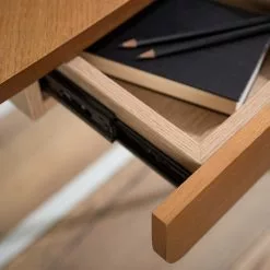 Fredriks Schreibtisch Azua - Eiche Dekor / Weiß 30 Fredriks Schreibtisch Azua - Eiche Dekor / Weiß -Büromöbel Verkaufsgeschäft 1000256391 220407 033 DETAILS P000000001000256391