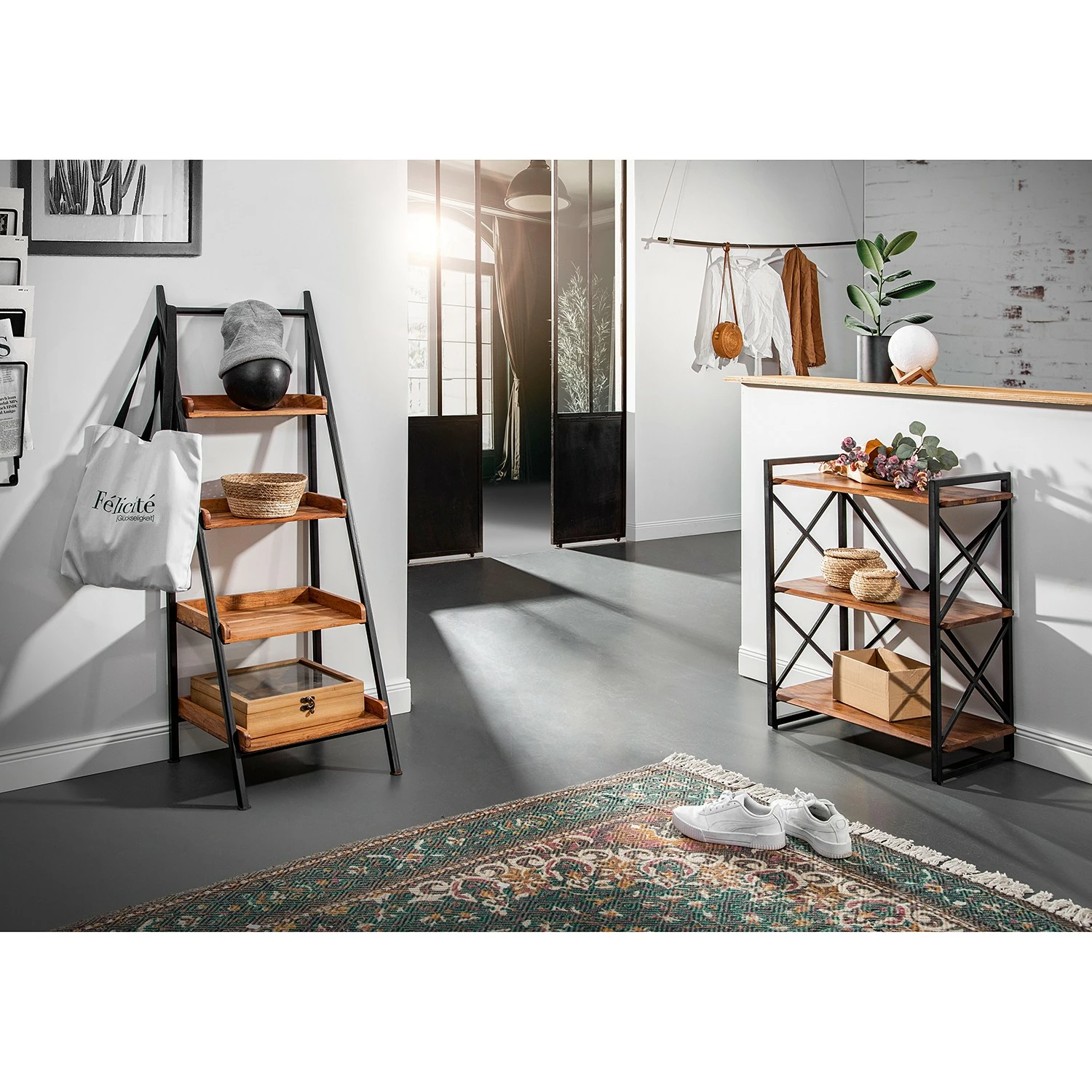 Red Living Regal Ugo II - Mango massiv / Metall - Mango / Schwarz 5 Red Living Regal Ugo II - Mango massiv / Metall - Mango / Schwarz – Bild 3