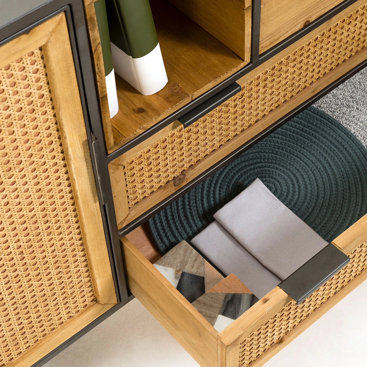 Red Living Sideboard Kisumu - Wiener Geflecht / Eisen - Braun / Schwarz 14 Red Living Sideboard Kisumu - Wiener Geflecht / Eisen - Braun / Schwarz – Bild 12