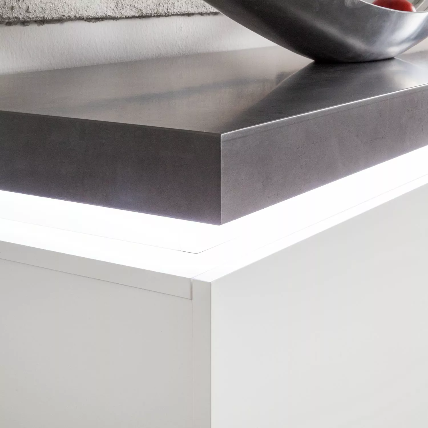 Fredriks Sideboard Namona I - Inkl. Beleuchtung - Weiß / Beton Dekor 9 Fredriks Sideboard Namona I - Inkl. Beleuchtung - Weiß / Beton Dekor – Bild 7