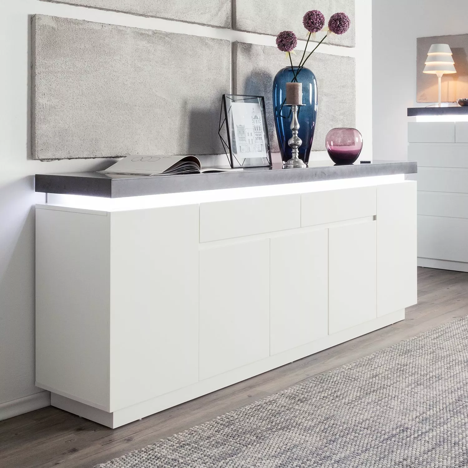 Fredriks Sideboard Namona III - Inkl. Beleuchtung - Beton Dekor / Weiß 4 Fredriks Sideboard Namona III - Inkl. Beleuchtung - Beton Dekor / Weiß – Bild 2