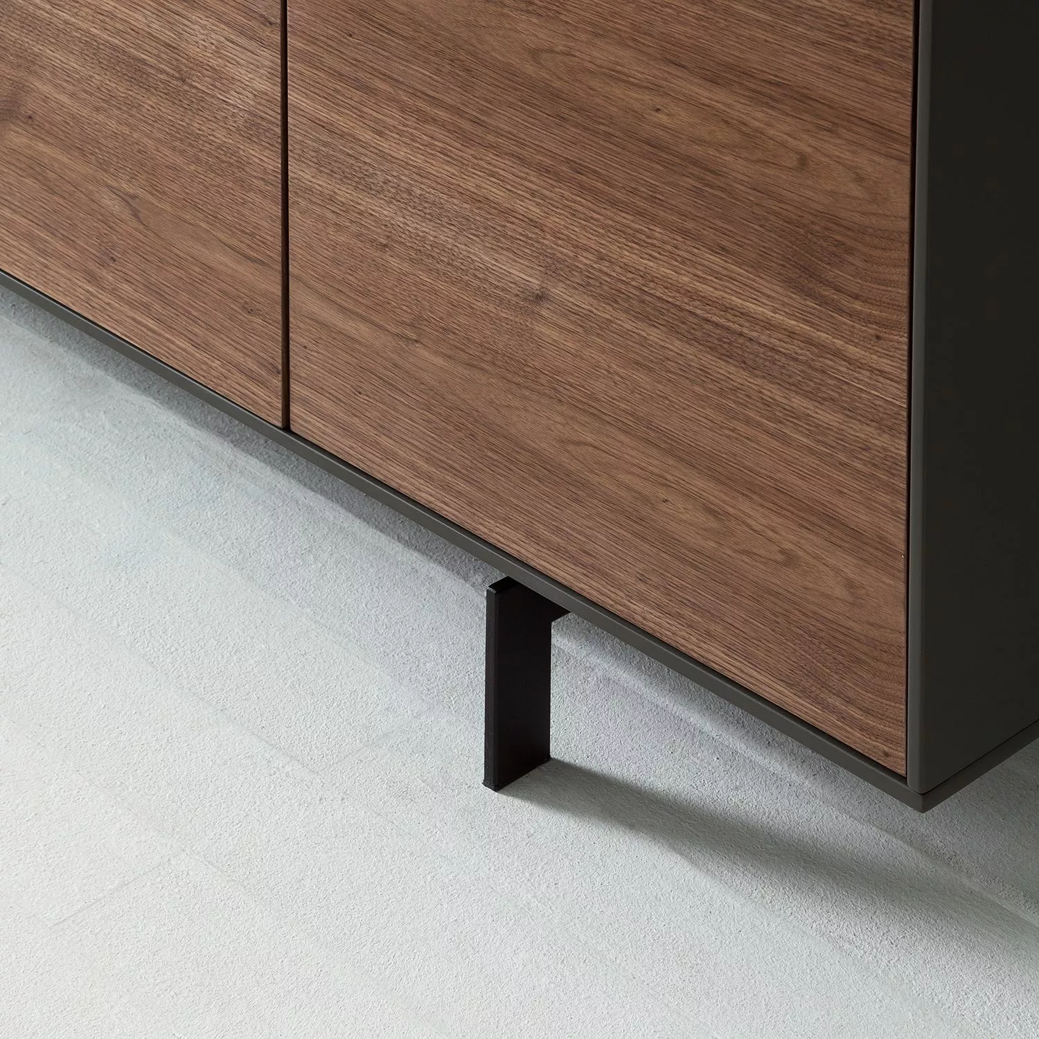 Eva Padberg Collection Sideboard Payara - Echtholzfurnier - Walnuss / Anthrazit 18 Eva Padberg Collection Sideboard Payara - Echtholzfurnier - Walnuss / Anthrazit – Bild 16